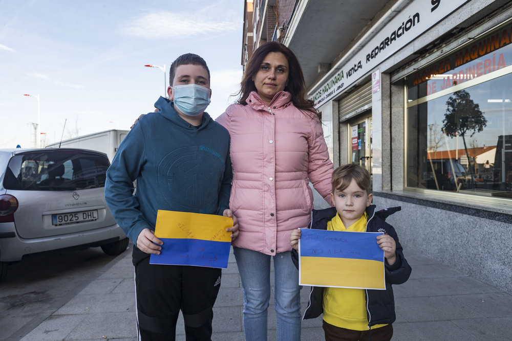 Galina acudió junto a sus hijos para defender la libertad de Ucrania.