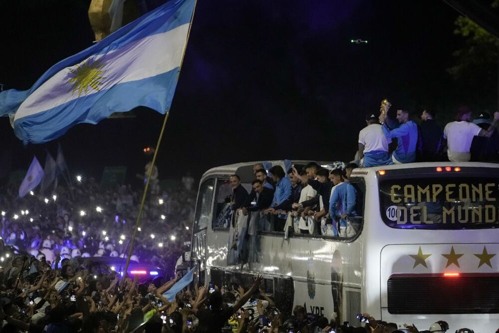 La nazionale argentina in trionfo a Buenos Aires
