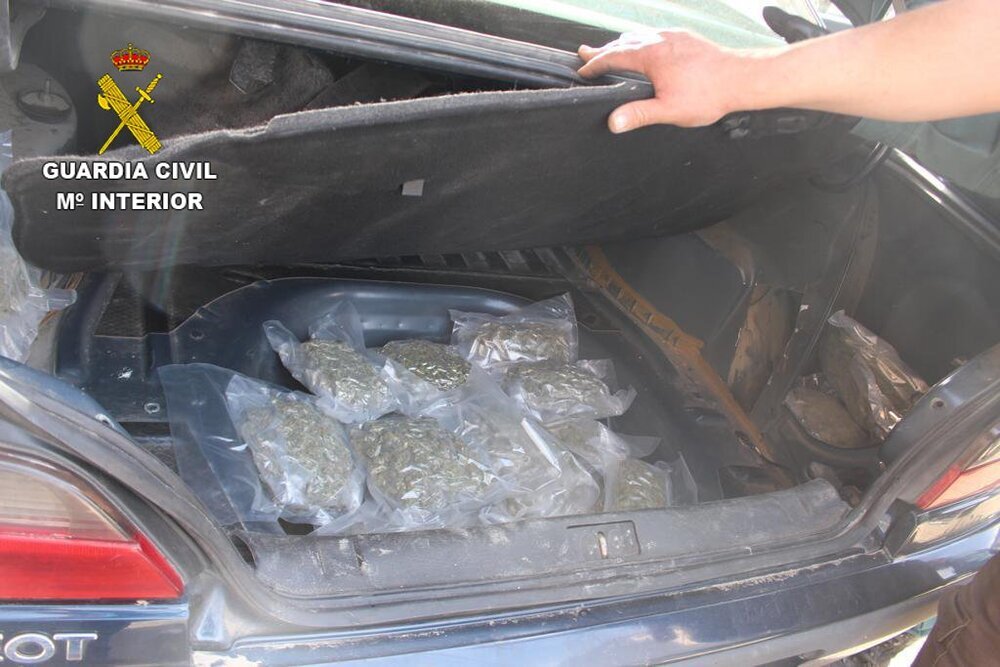 Dos conductores detenidos en Tembleque por ocultar droga