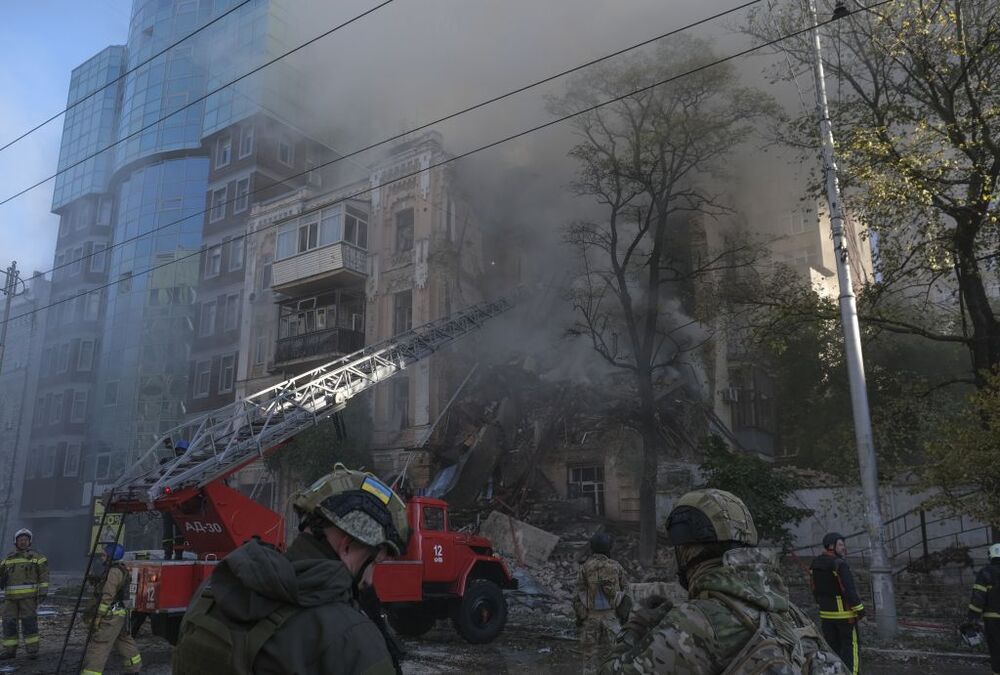 Several explosions hit the Ukrainian capital Kyiv