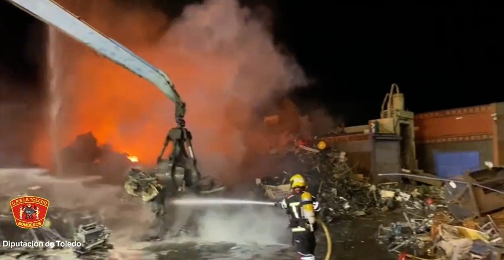 Sofocado sin heridos el incendio de una chatarrería