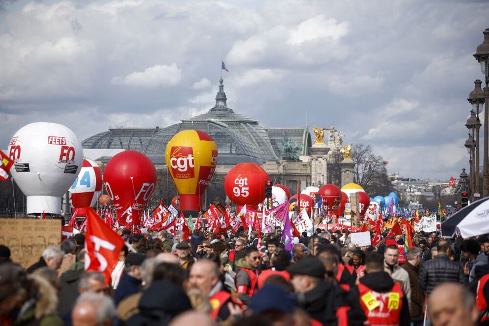 Protest against the government's reform of pensions  / YOAN VALAT