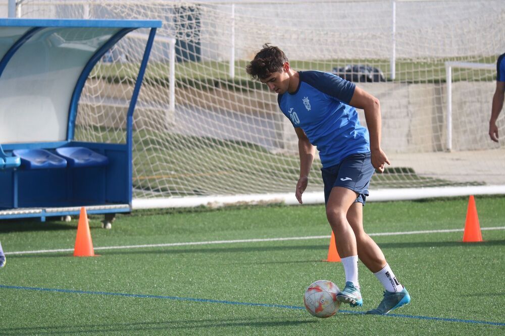 El equipo sagreño comenzó los entrenamientos en el Campo Municipal de Deportes