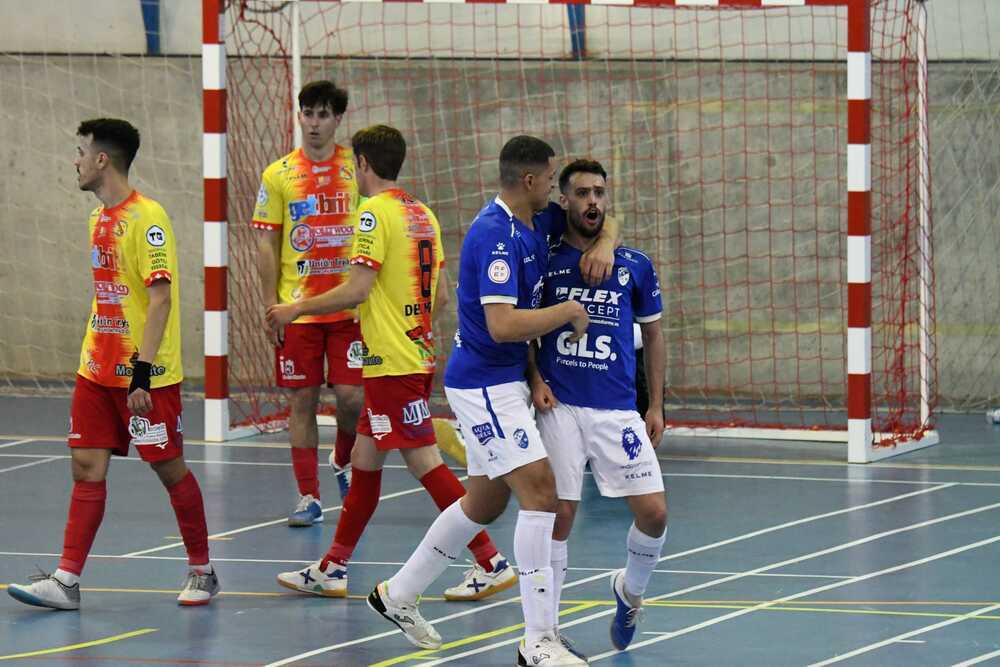 El Cobisa Futsal perdona y al final le empatan (5-5)