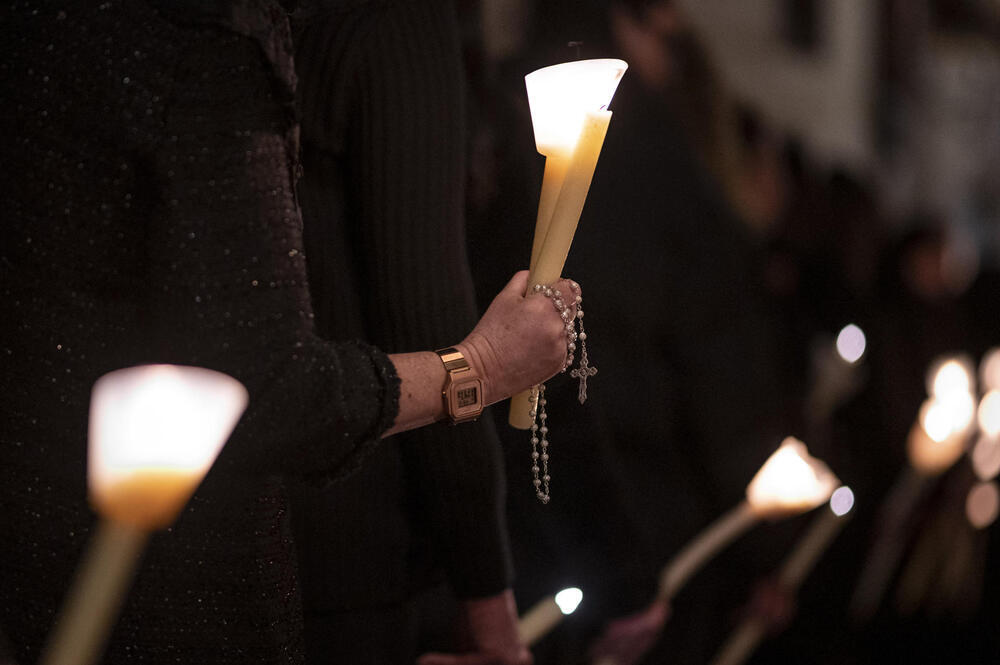 Cerca de mil mujeres acompañan a la Virgen de la Soledad