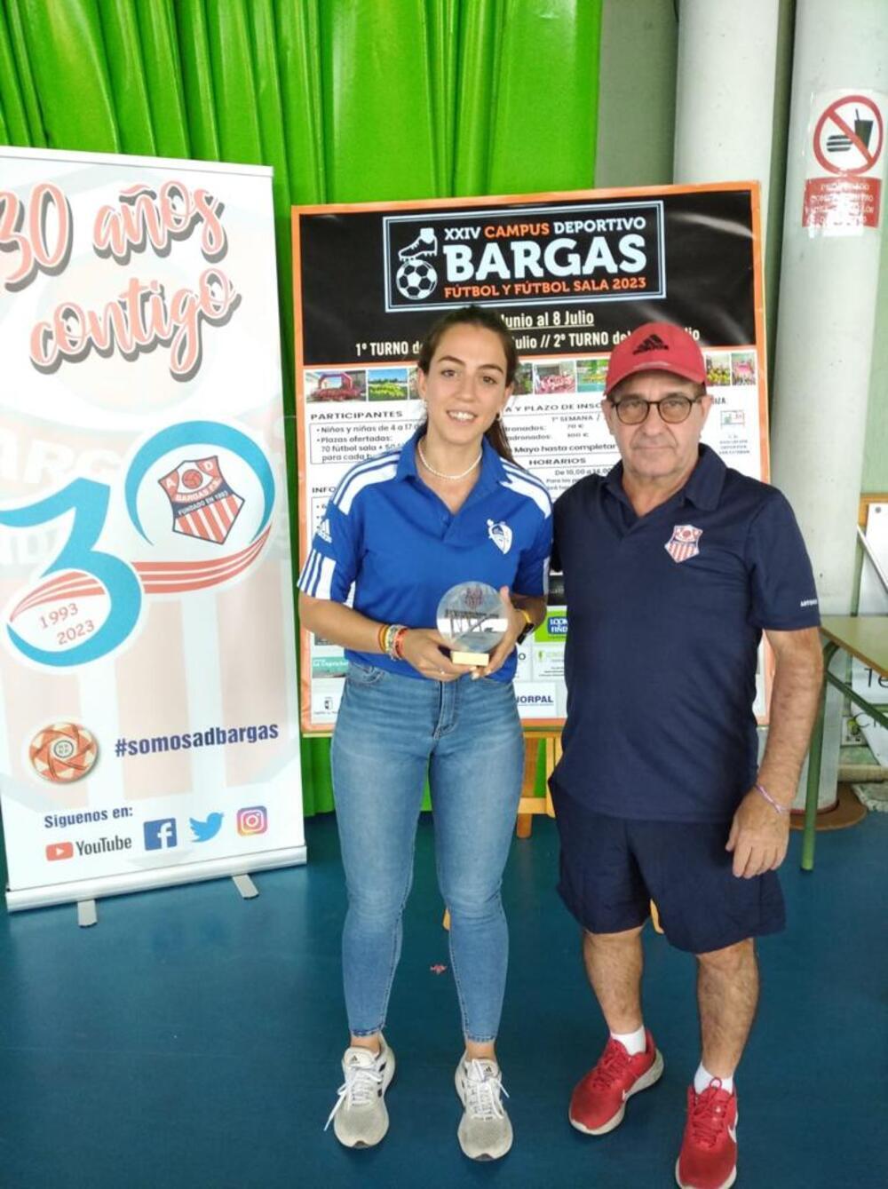 Noelia Gutiérrez visita a los alumnos del Campus de Bargas