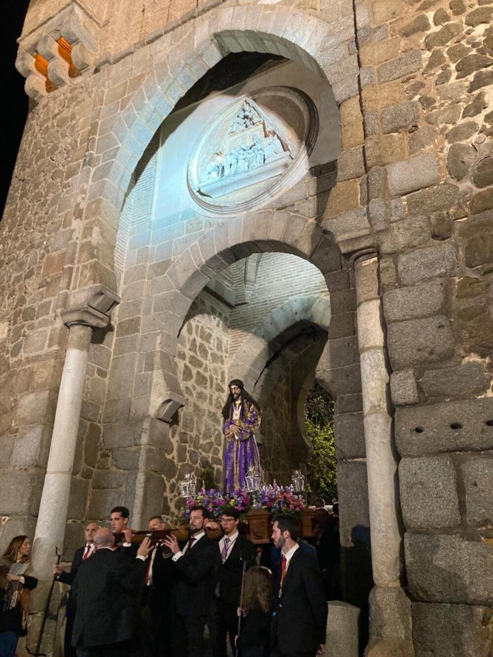 El Nazareno de Arrabal cruzando la Puerta del Sol. 