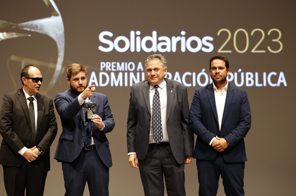 El consejero de Fomento, Nacho Hernando, acudió a recibir el premio concedido a la Dirección General de Transporte
