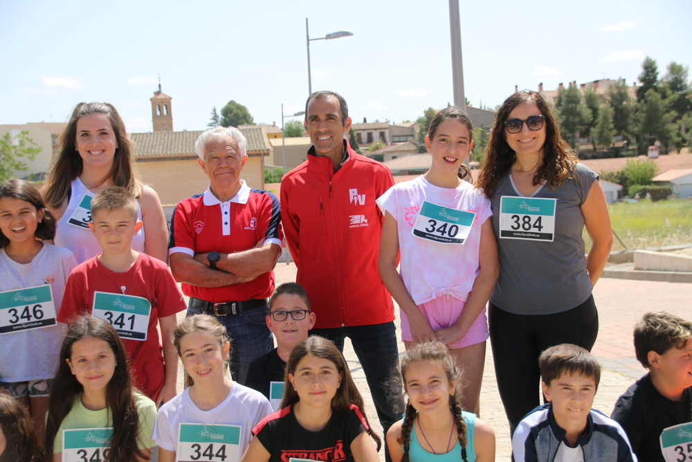 Atletismo y solidaridad se unen en el colegio Tavera de Cobisa