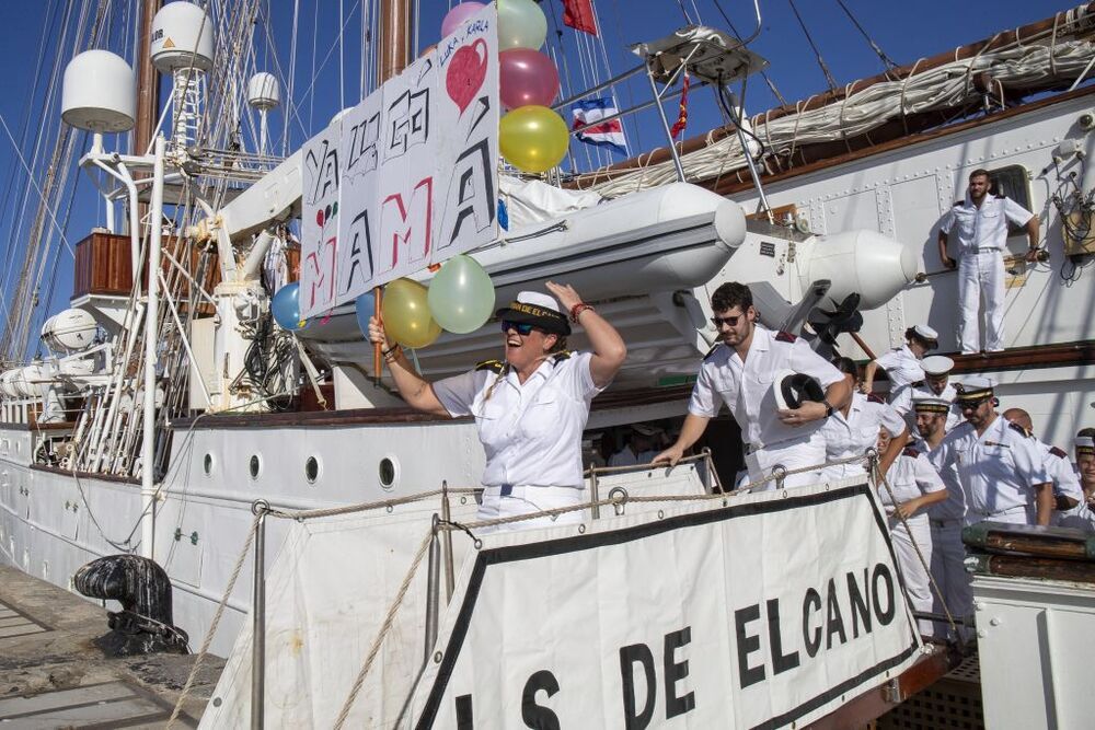 El 'Juan Sebastián Elcano' vuelve a Cádiz tras su instrucción 