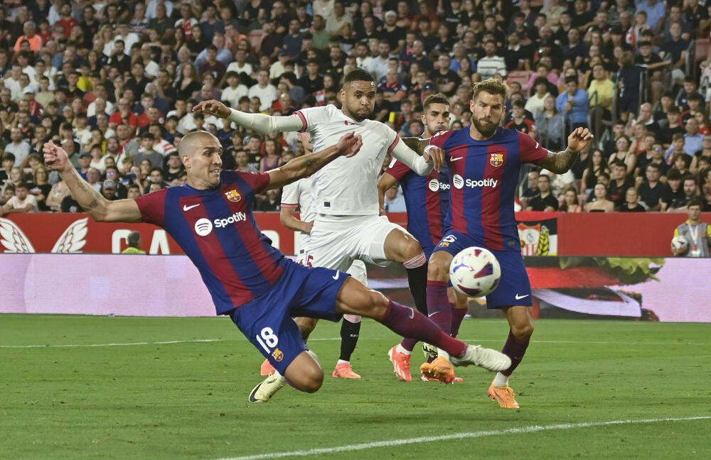 El Barcelona despide a Xavi Hernández con victoria