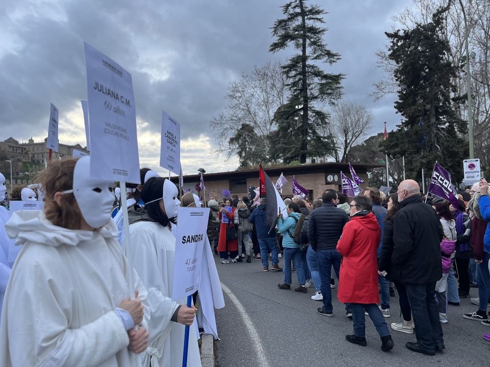 El 8-M tiñe de morado las calles de Toledo