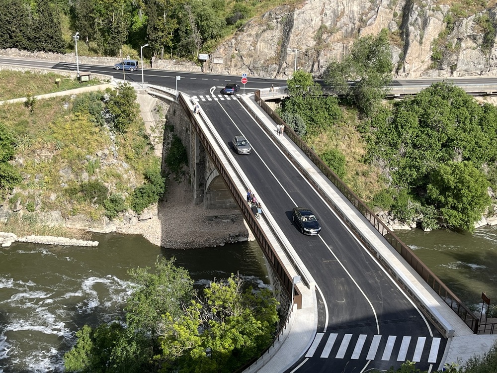 El Puente nuevo de Alcántara  reabre al tráfico tras 5 meses