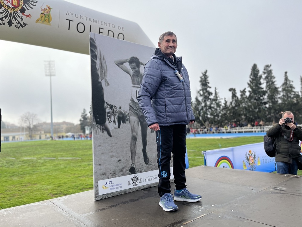 Fernández Gaitán, eterno sobre el tartán azul toledano