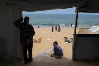 Israel insta a la población a evacuar 10 sectores más de Rafah