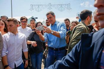 Sánchez visita por sorpresa la Feria de Abril de Cataluña