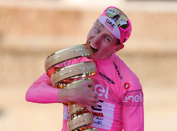 Pogacar entra en Roma como vencedor en su primer Giro