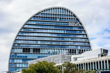 BBVA presenta ante la CNMV la opa hostil para comprar Sabadell