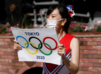 Tokio cesa al segundo responsable de la ceremonia inaugural