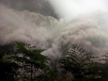 La erupción del Semeru deja al menos 13 muertos