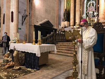 El Arzobispo asiste al Pórtico de la Navidad de la Basílica