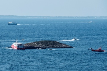 Heridas 25 personas al encallar un ferry en Ibiza
