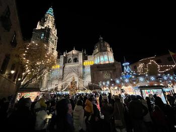 Las luces navideñas, reclamo turístico en el casco de Toledo