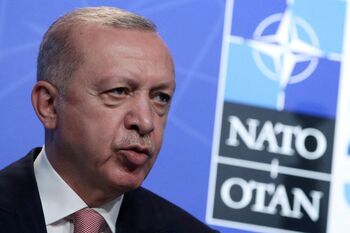 Turquía pone condiciones para aceptar la ampliación de la OTAN
