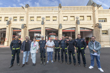 IU apoya la reivindicación laboral de los 70 bomberos