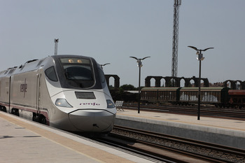 Segundo retraso en dos días en el nuevo tren de Extremadura