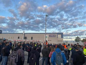 Masivo seguimiento de la huelga en Airbus Illescas