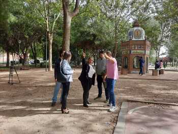 Nuevo firme para los parques Joaquín Benito de Lucas y Alameda