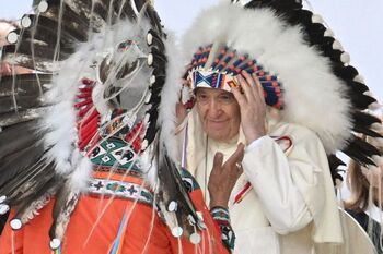 El Papa pide perdón a los indígenas en Canadá