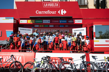 Unos 40 niños participan en la Vuelta Junior