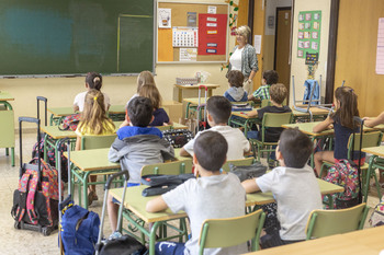 ANPE pide en las Cortes regular la compatibilidad de docentes