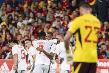 España tropieza con Suiza y se la jugará en Portugal