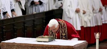 Benedicto XVI pide perdón por los abusos a menores
