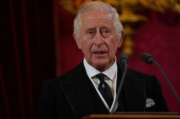 Carlos III es proclamado nuevo rey en sucesión de Isabel II
