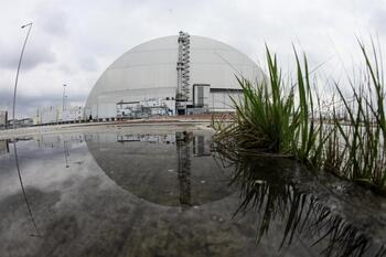 Las tropas rusas abandonan la central nuclear de Chernóbil