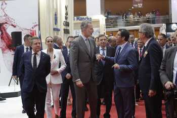 Felipe VI abre el mayor encuentro mundial del vino español