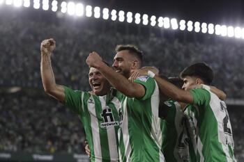 Carvalho e Iglesias devuelven al Betis a zona Champions