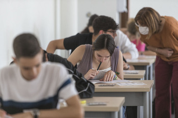 Alumnos EvAU se quejan por un error en examen de Matemáticas