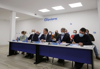Velázquez gana el órdago del alcalde de Gálvez en Diputación