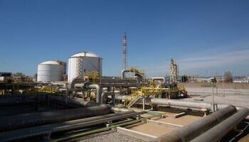 España duplica las compras de gas ruso en agosto