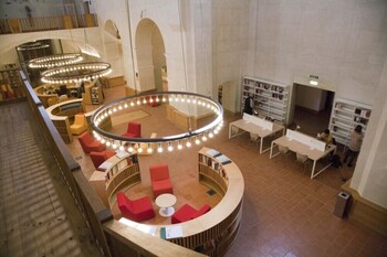 La Biblioteca Niveiro cierra la sala de adultos por obras