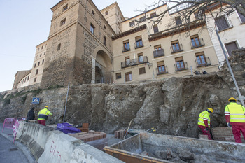 Avanza la reconstrucción del muro de Real del Arrabal