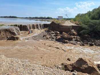La apertura de Castrejón inunda 40 hectáreas de una finca