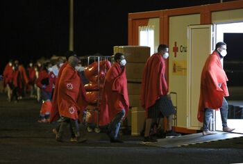 Rescatan a 81 migrantes en aguas próximas a Lanzarote