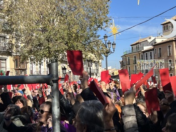 Tarjeta roja a la violencia contra la mujer este 25N en Toledo
