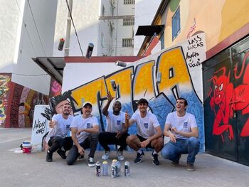 Lassina y Lucas Alcázar grafiteros por un día en Max Color